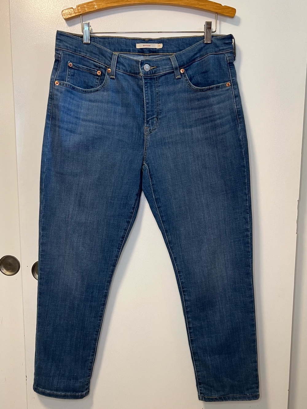 Levi’s Boyfriend Jeans in Dark Blue Relaxed Fit